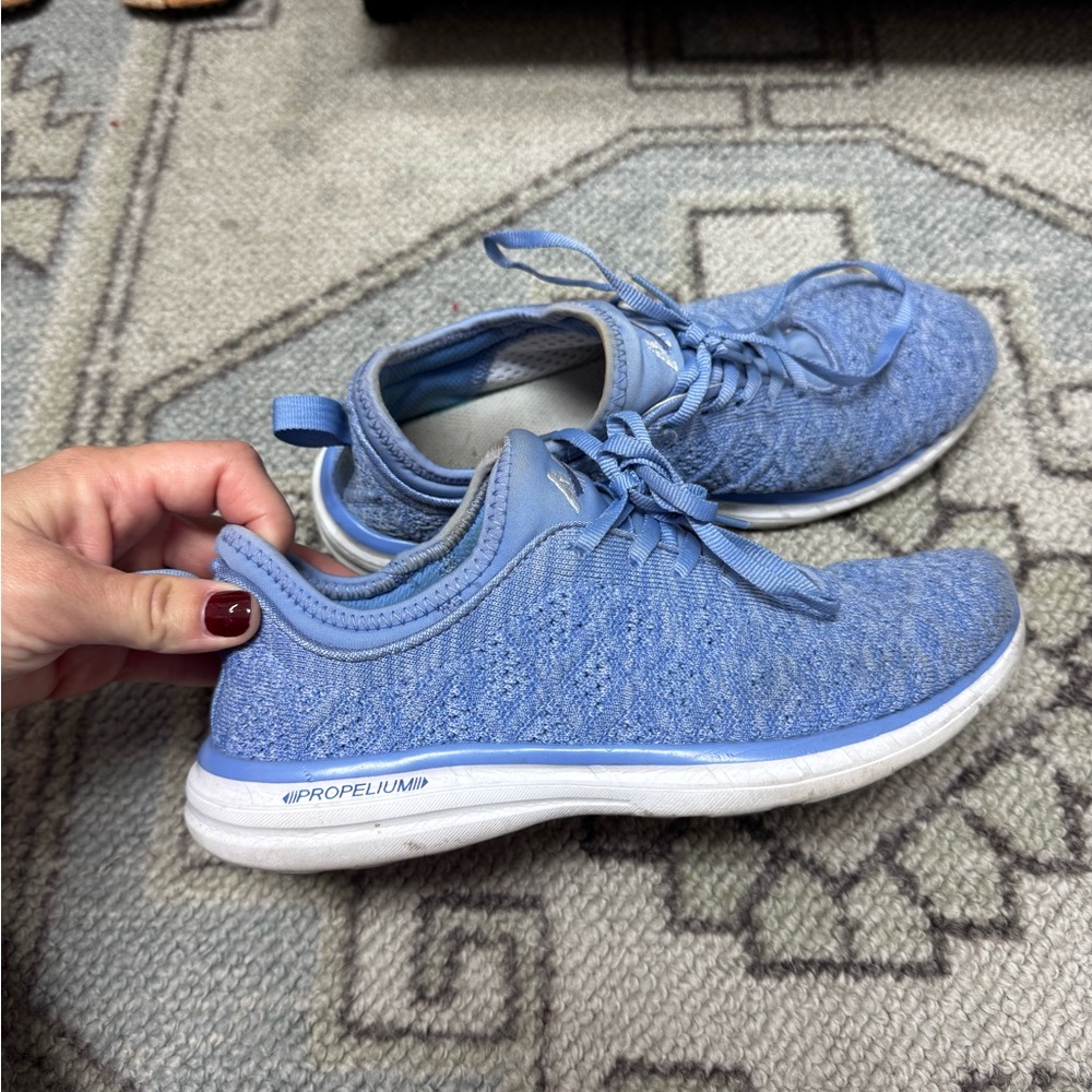 APL Techloom Sneakers